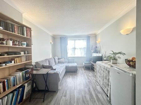 1 Bedroom Flat To Let - Photo 2