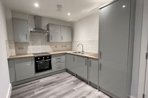 15-21 Doncaster Gate - Photo 1