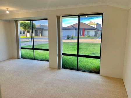 Cannington - Photo 4