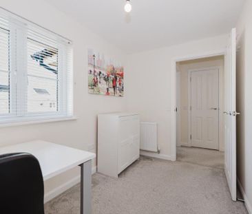 3 bedroom end of terrace house to rent - Photo 3