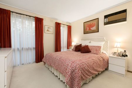 57 Cratloe Road, Mount Waverley VIC 3149 - House For Rent | Domain - Photo 4