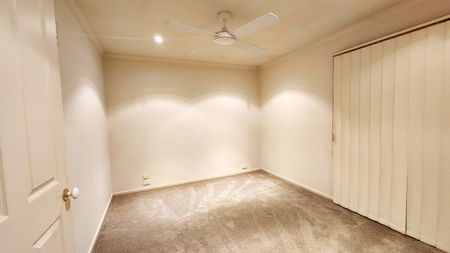 Cranbourne North - Photo 5