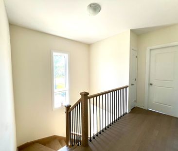 For Lease - 115B Bond Crescent, Richmond Hill, Ontario - Photo 3