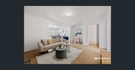 Beautifully Renovated Family Home in Prime Forest Hill Location - Photo 2