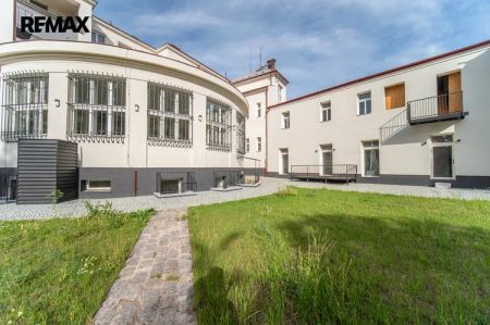 Pronájem bytu o dispozici 2+kk v ulici nám. Arnošta z Pardubic v Českém Brodě - Фото 2