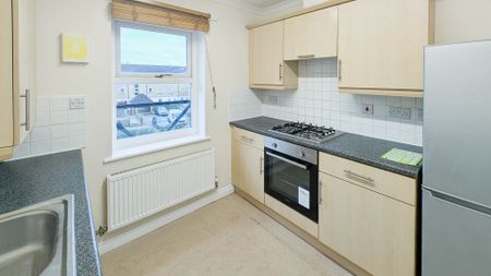 Price £1,600 pcm - Available Now - Unfurnished - Photo 3