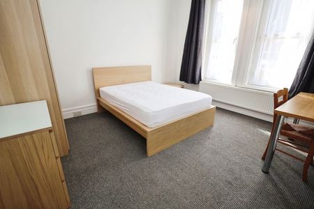 Kings Road, Bournemouth - Photo 3