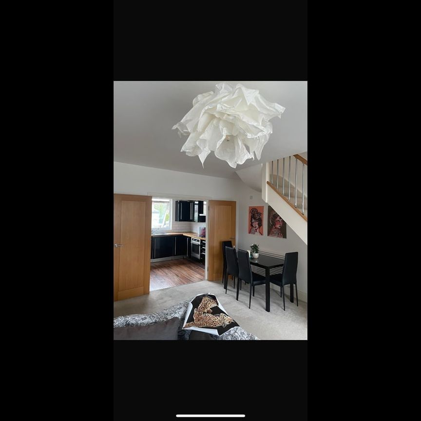 2 Bed Maisonette, Lower Addiscombe Road, CR0 - Photo 1