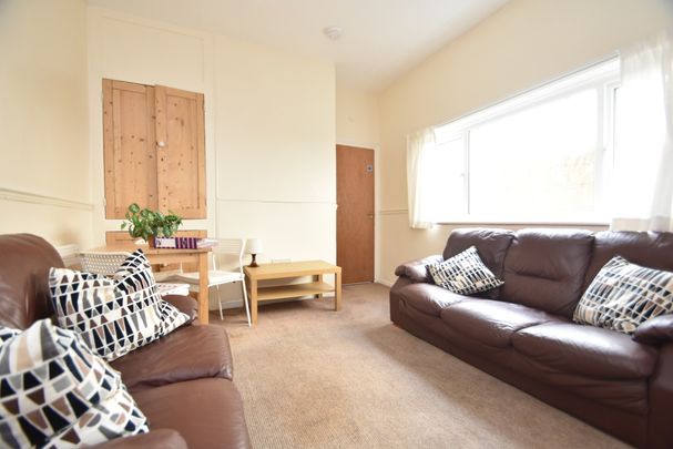 5 bedroom terraced house to rent - Photo 1