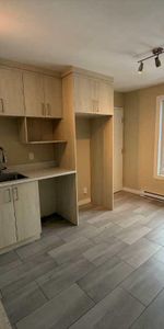 TRÈS BEAU 4 1/2 - LIBRE IMMÉDIATEMENT - RÉNOVÉ - Photo 4