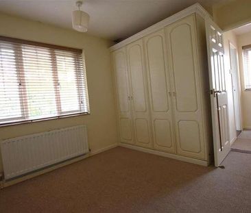 Russells Avenue, Rainham, Gillingham, ME8 - Photo 2