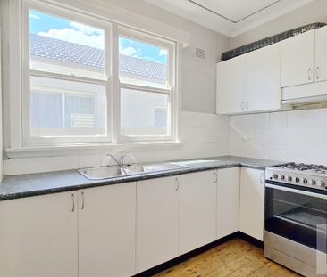 Large and Affordable Family Home - Photo 3