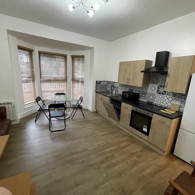 2 bedroom flat to rent - Photo 1