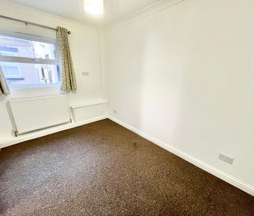 Mount Liell Court East, The Leas, Westcliff-on-Sea, Essex, SS0 8HH - Photo 4