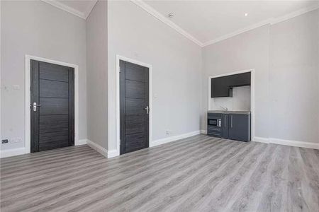 Kilburn High Road, London, NW6 - Photo 3