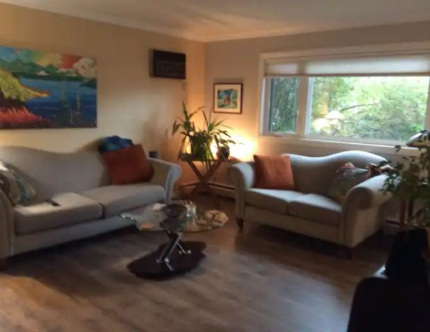 Updated inner city | 3 - 10A St NW, Calgary - Photo 1