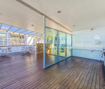 ONE BEDROOM APARTMENT - HEART OF PALM BEACH - Photo 6