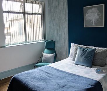 1 bedroom in a house share to rent - Photo 3