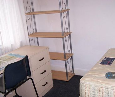 2 bedroom end of terrace house to rent - Photo 5