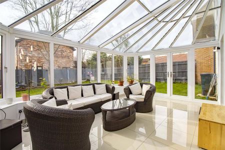 4 bedroom detached house to rent - Photo 2