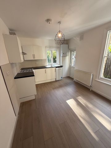 1 Bed Flat, Percy Road, N12 - Photo 3