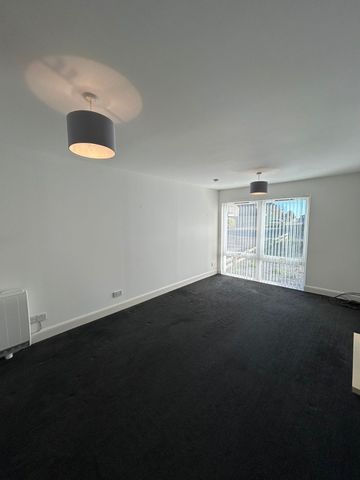 2 bedroom semi-detached house to rent - Photo 2