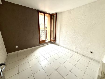 Location Appartement 2 pièces 31m² HYERES 83400 - Photo 3