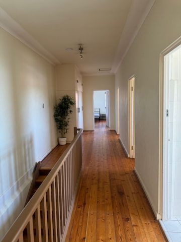 Kingsgrove - Photo 4