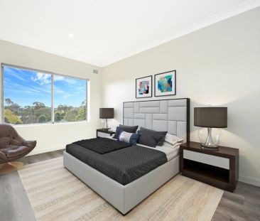 Renovated two-bedroom apartment offering contemporary finishes - Photo 5