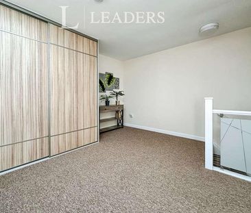 Carnarvon Road, PO12 - Photo 4