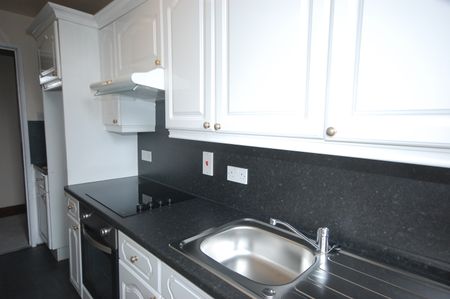 2 bedroom apartment to rent - Photo 2
