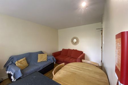 6 bedroom detached house to rent - Photo 2