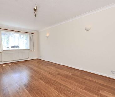 A well presented apartment in the heart of Sevenoaks town. - Photo 5