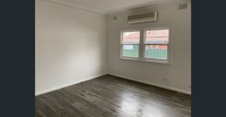 SPACIOUS THREE BEDROOM HOME IN A SOUGHT AFTER LOCATION - Photo 3