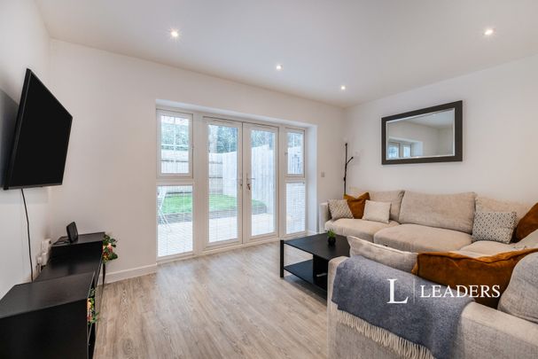 2 bedroom house to rent Roundhaye Road, Bournemouth, Dorset, BH11 - Photo 1