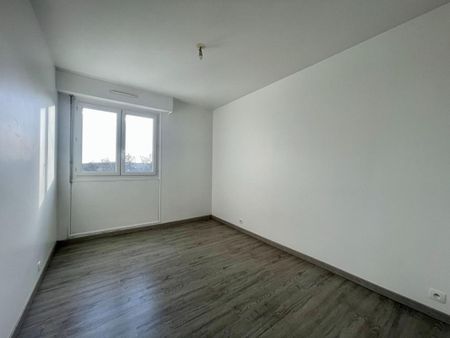 Location Appartement 4 pièces 77m² QUIMPER 29000 - Photo 4