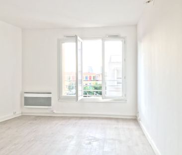 Appartement 1 pièces 25m2 MARSEILLE 3EME 550 euros - Photo 4