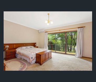 Spacious Family Home with Versatile Living - Photo 5