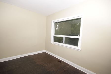For Lease - 157 Shropshire Drive, Toronto, Ontario - Photo 5