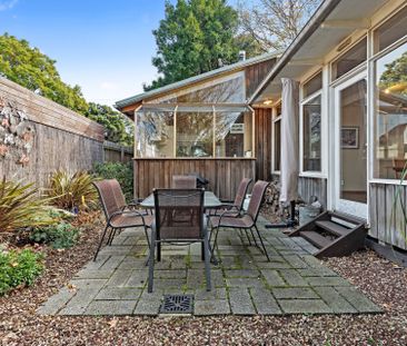 Tranquil Retreat in Suburbia! - Photo 1
