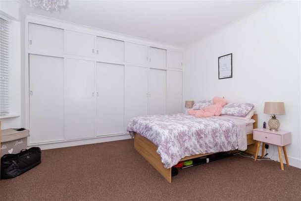 Bath Road, Worthing, BN11 - Photo 1