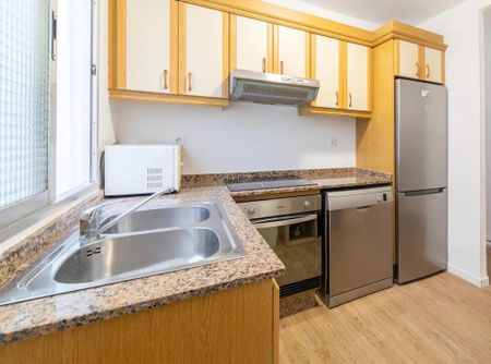 Carrer de Ramon de Rocafull, Valencia, Valencian Community 46011 - Photo 5