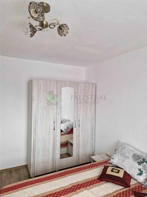 Garsoniera Tractorul renovata mobilata 320 Euro - Fotografie 1