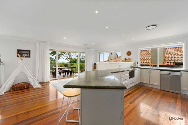 Beachside Living in Prestigious Woodgee Street and Great Ocean Views - Photo 1