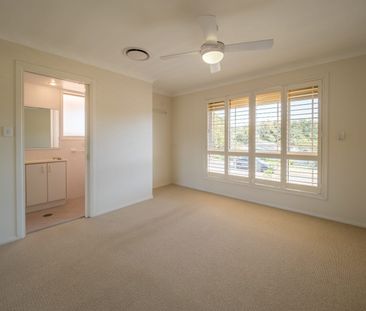 Immaculate three-bedroom family home in Lighthouse - Photo 2