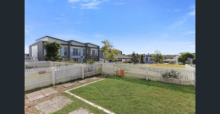 Modern 3 bedroom Town-house - Photo 5