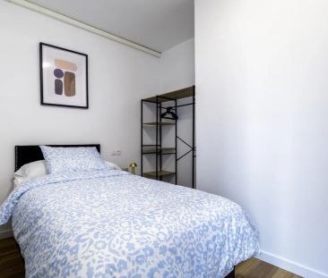 Room in shared apartment in Madrid - Photo 6