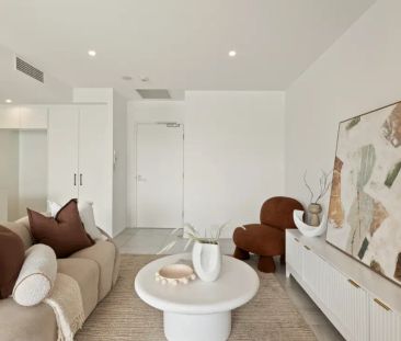 Where Riverside Living Meets Modern Sophistication - UNFURNISHED - Photo 4