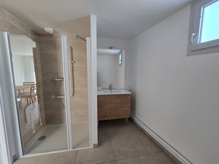 Location Appartement 3 pièces 79m² TALENCE 33400 - Photo 2