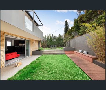 Modern Spacious Family Home with Private Level Lawn - Photo 3
